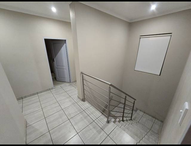 4 BEDROOM CLUSTER FOR SALE IN POMONA